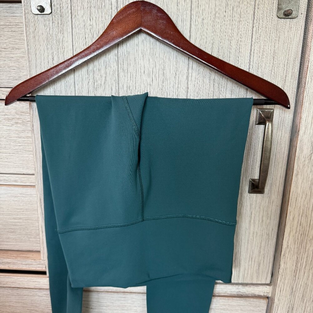 Lululemon Wunder Train Leggings - Used - Picture 3 of 4